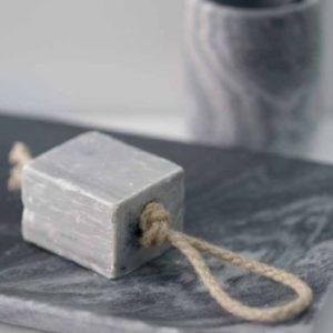 Badseife-mit-Aufh-nger-von-Aquanova