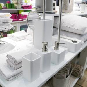 Badserie-Ona-von-Aquanova-in-weiss57ff43a72dbc5