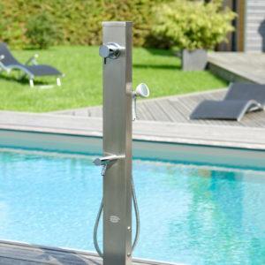 Edelstahldusche-mit-Warmwassermischer-und-Handbrause