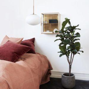 Glasvitrine-von-house-doctor-in-messing-klein3