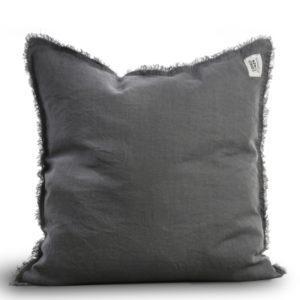 Kissen-aus-Leinen-mit-Fransen-von-Lovely-Linen2