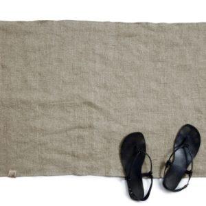 Kissen-und-Tischdecken-Rustik-von-Lovely-Linen2