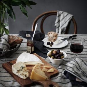 Lovely-Linen-Tischdecke-Stripe-2