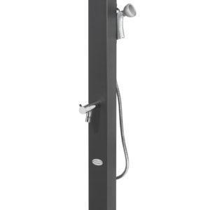 Pooldusche-Born-von-l-utre-jardin-in-grau