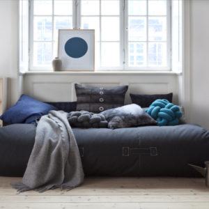 Rocket-Daybed-graphite_magasine-basket-white