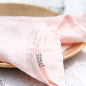 Stoffservietten-in-light-pink-aus-Leinen