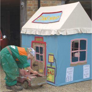 garagewithgirlmechanic_cut-3