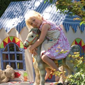 girlonrockinghorse_petitpont_mod