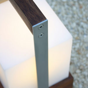 moonsoongartenleuchtedetail55a7c51f1cc6b