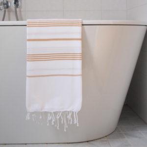 ocher-stripe-P3244435-badkamer-MM-768