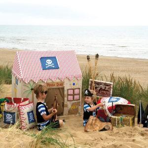 pirateshack-boysplaying