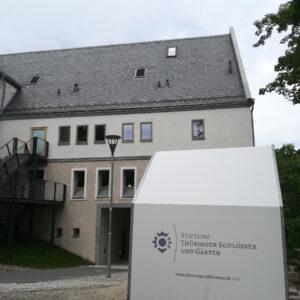 Eventzelt und mobiler Aussenunterstand.