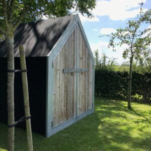 Wetterfester Unterstand für Hotel, Pension und Gastronomie Shelt´R mit doppelter Türe aus Holz2