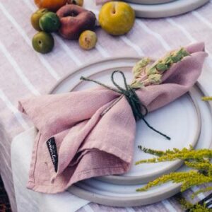 Edle Tischdecke und Serviette aus Leinen in SunSet Stripe von Lovely Linen