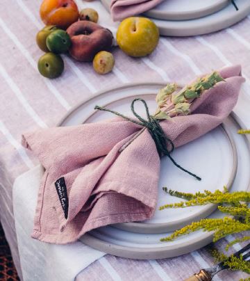 Edle Tischdecke und Serviette aus Leinen in SunSet Stripe von Lovely Linen