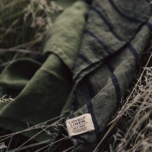 Elegante günstige Tischdecken aus Leinen von Lovely Linen1