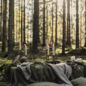 Elegante günstige Tischdecken aus Leinen von Lovely Linen1