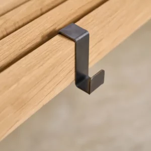 Bunte Aufhängehaken aus Aluminium für Sitzbank_Aufhängekaken, schwarz von raumgestalt